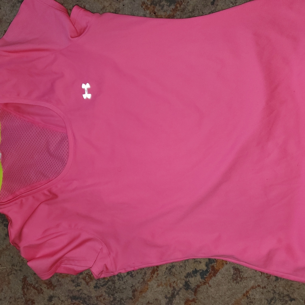 Under Armour Heat Gear, size M, short sleeve tee. euc